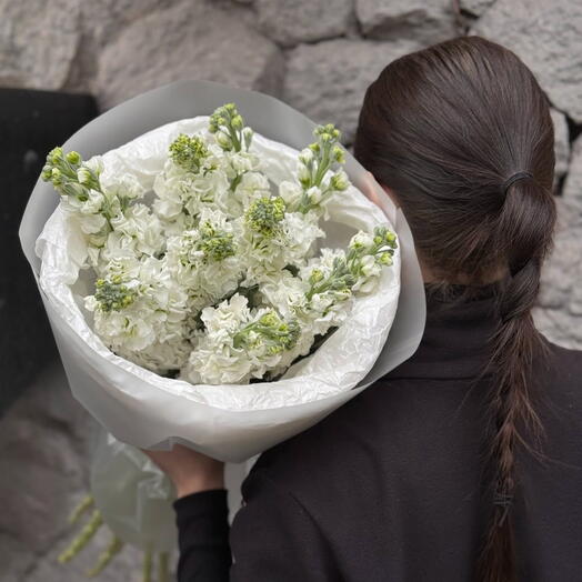 Fragrant bouquet of mattiola (11 pieces)