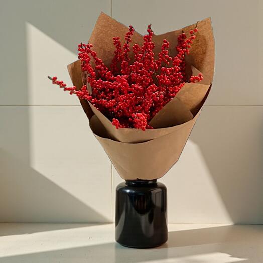 The Bouquet "The Gama of Ilex", 11 stems of flowers, -20%
