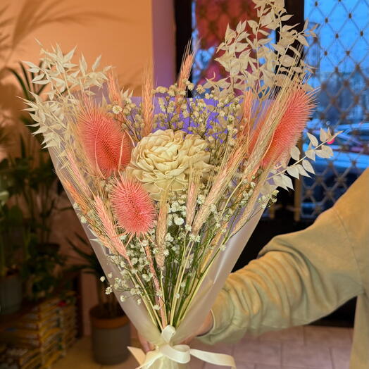 Dried flower bouquet with ruscus