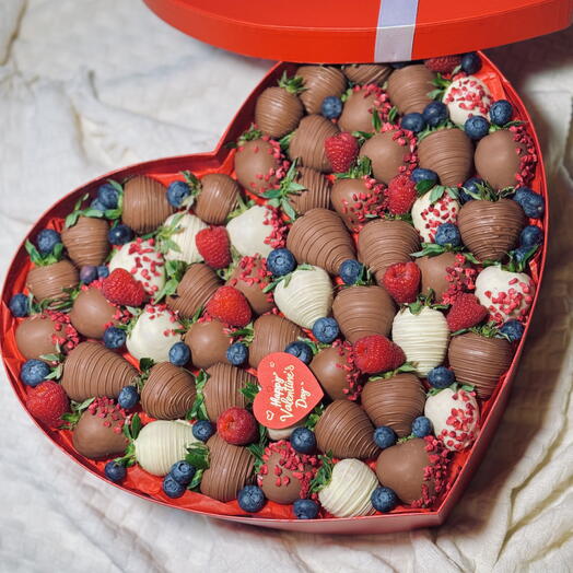 Strawberries in chocolate „Big Heart