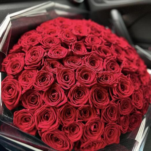 75 red roses