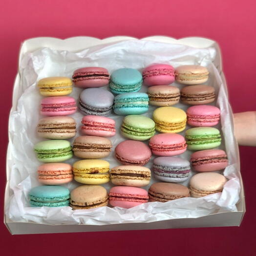 Macaroons in a box, 30 pieces