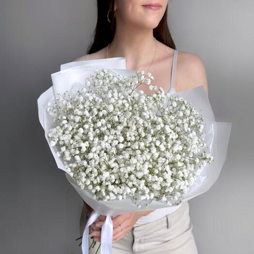 An airy bouquet of white gypsophila