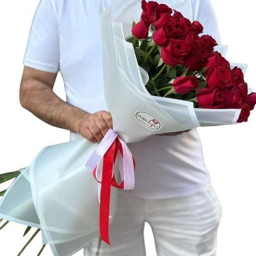 35 red roses