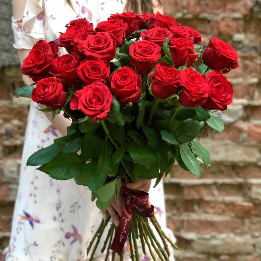 25 red roses 60-70 cm