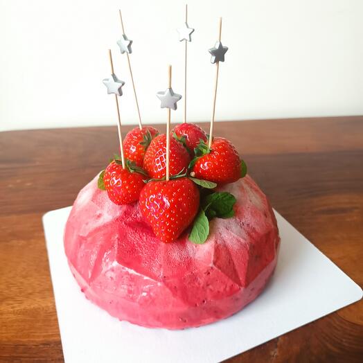 Mousse cake "Strawberry with 🍫"