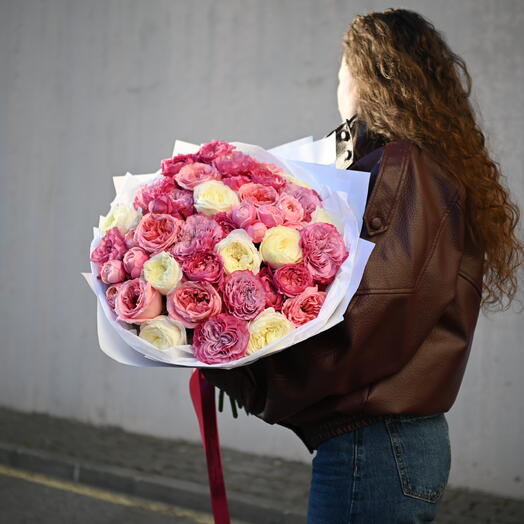 Bouquet of 35 peony roses