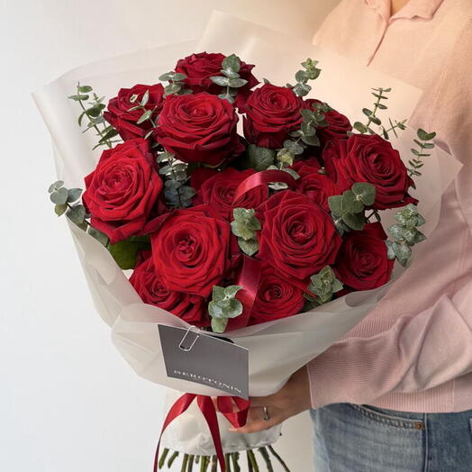 Red roses 15, eucalyptus