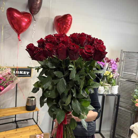 Red roses bouquet 21 stems