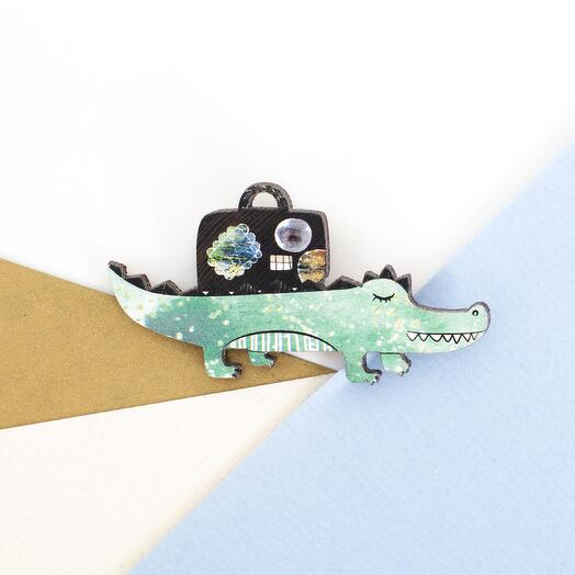 Crocodile traveller