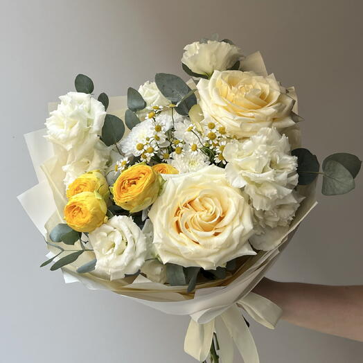 Eustoma, Peonía en spray, Rosas