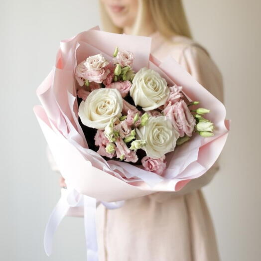 Duobucket with lisianthus and roses