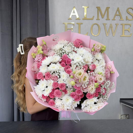 Chrysathemum and roses mix bouquet