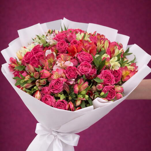 Alstroemeria with spray roses