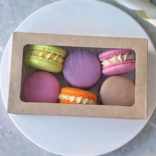 Assorted macarons (6 pieces)