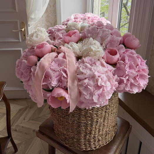 Luxury Basket in Pink