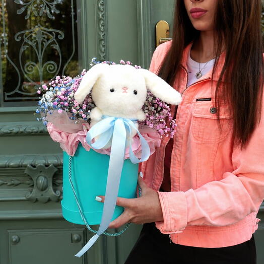 🐰 Bunny in the meadow (plush bunny in a cloud of colorful baby's breath)