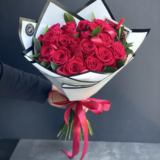 19 red roses 🌹