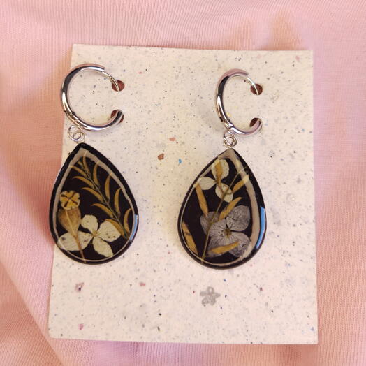 Dark earrings with flowers