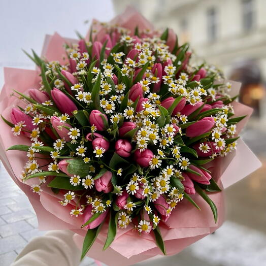 Тюльпаны с ромашкой 🌼
