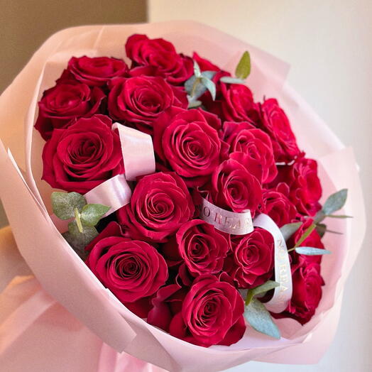 🌹 Bestseller: 25 red roses with eucalyptus