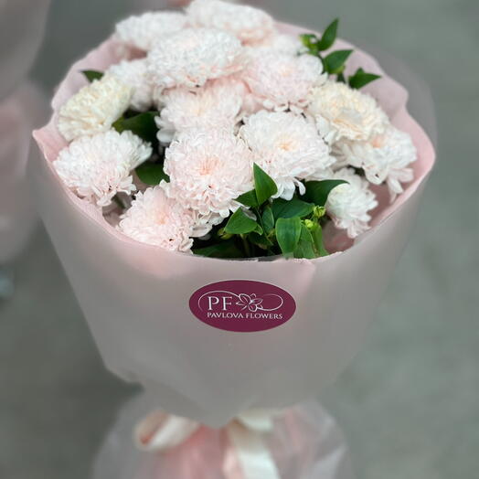 Bouquet with pink chrysanthemum