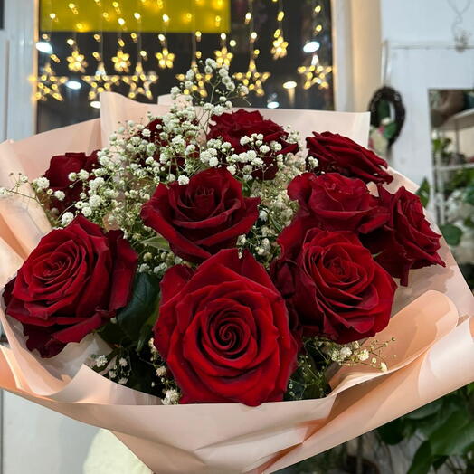 Bouquet di rose e gipsofile