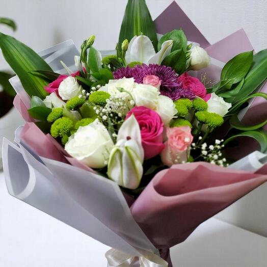 Charming Blossom Bouquet of Roses and Lilies