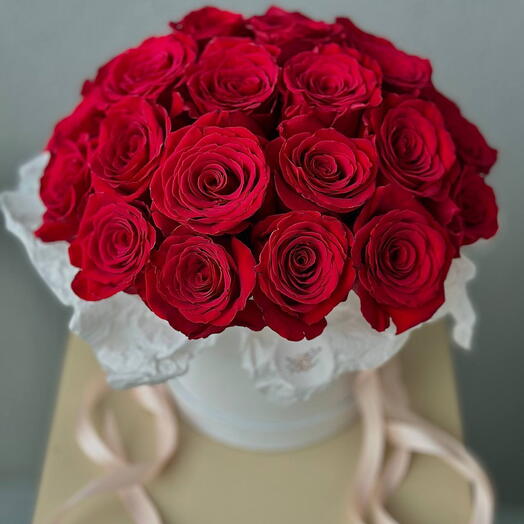 Hat Box of Classic Red Roses