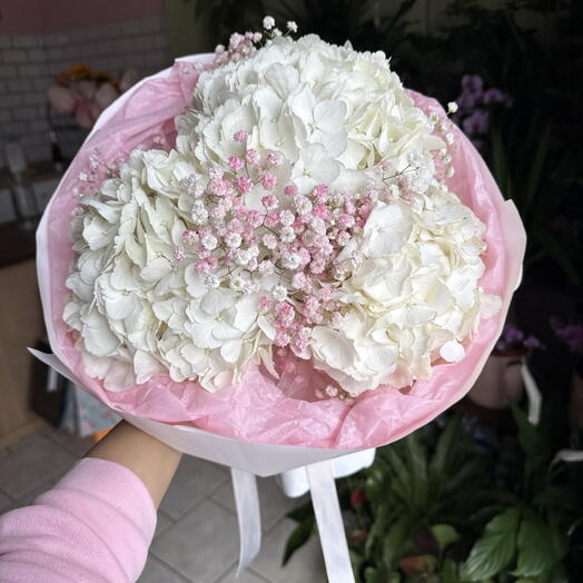 Bouquet with hydrangea