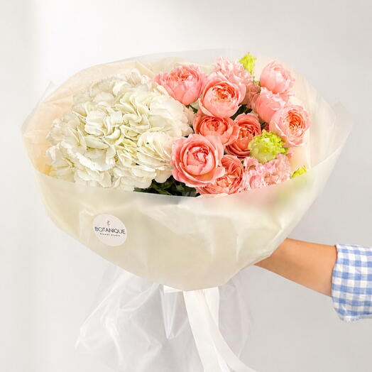 Hydrangea and spray roses