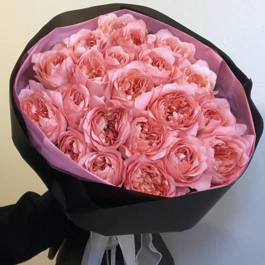 Mono bouquet of Dragon Fly roses