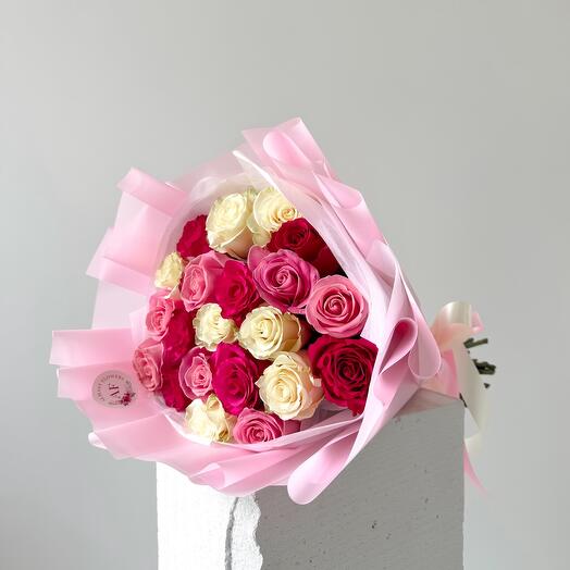 Pink and White roses bouquet 21pcs