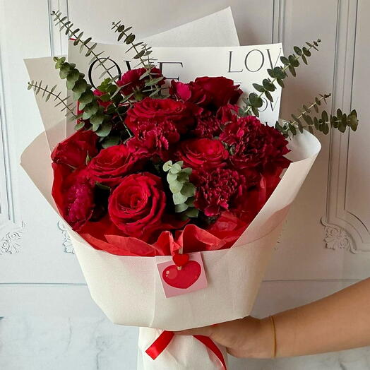 Love note mix red Bouquet in White Wrapping