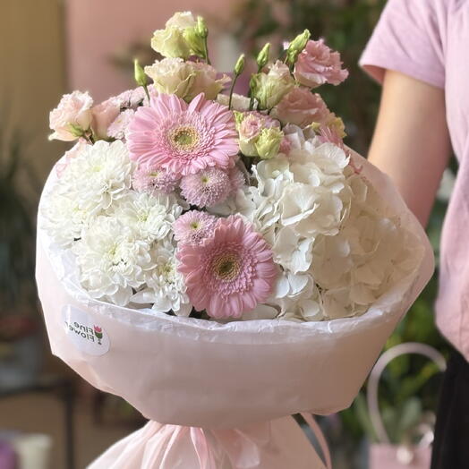 Flower bouquet for a romantic occasion