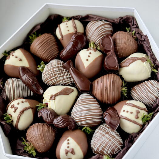 Fragole al cioccolato per il giorno del ragazzo