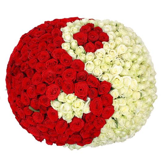 Basket with Dutch roses "Yin-Yang"