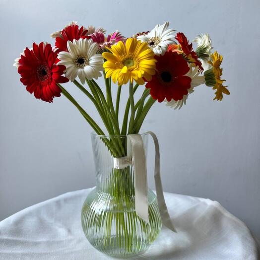 Gift box with vase and flowers