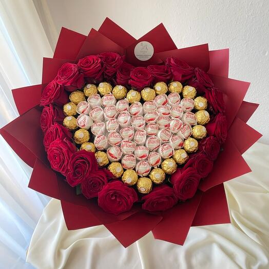 25 premium roses with a chocolate heart