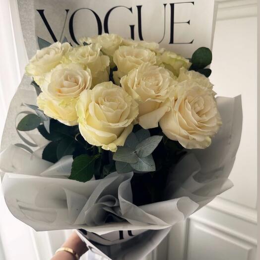 White bouquet roses