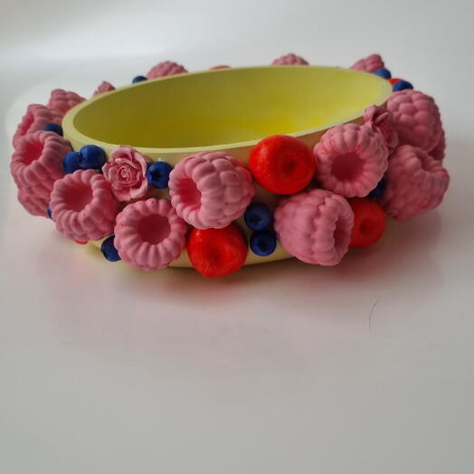 Interior plaster vase with volumetric raspberries and berries